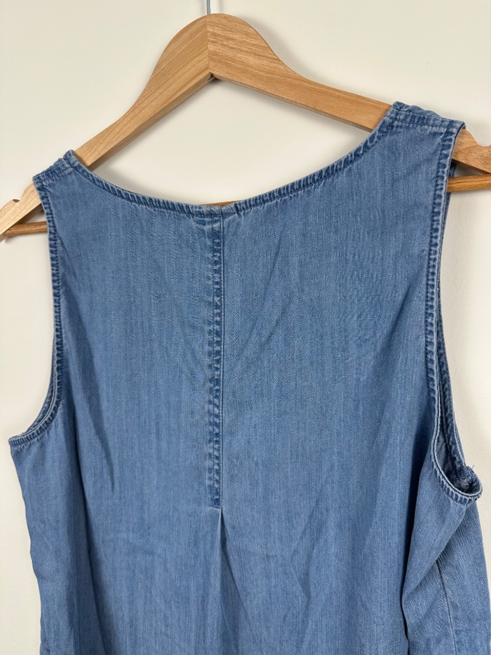 Magellan Outdoors Denim Chambray Henley Tank Tunic, Size L - Picture 5 of 7